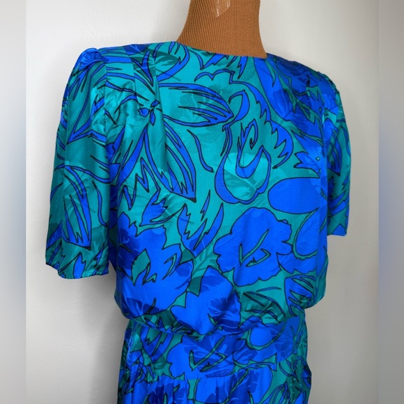 Adrianna Papell  Silk Blue and Green Floral Midi Dress Short Sleeve Size 12 - Picture 2 of 13